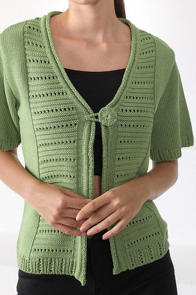 Ferraro Women's Pistachio Green V-Neck Single Button Knitwear Cardigan