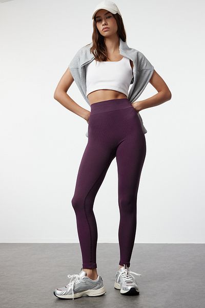 Trendyol Collection Nahtlose gestrickte Sport-Leggings in Pflaume - volle Länge TWOAW20TA0071