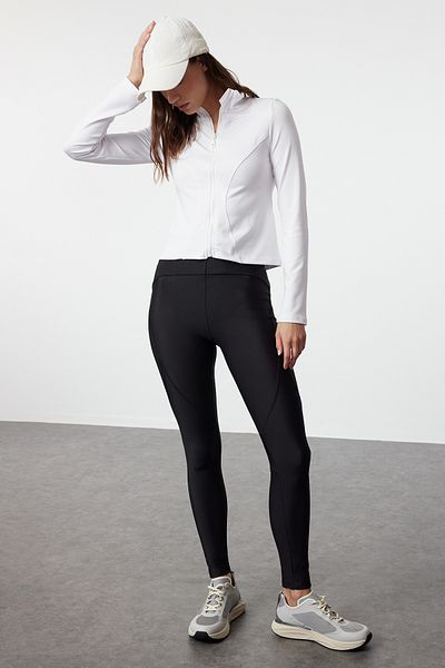 Trendyol Collection Weiße, körperbetonte Strick-Sportjacke/Sweatshirt mit Reißverschluss und Stehkragen TWOAW23BZ00592