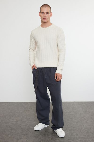 Trendyol Collection Регулярний светр з текстурованою горловиною з ефектом екрю