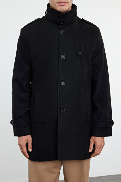 Trendyol Collection Pánský kabát ze směsi zimní vlny Stamp – černý Regular Fit TMNAW25KB00002