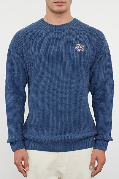 Trendyol Collection Pulover texturat cu decolteu oversize Indigo TMNAW24KZ00032