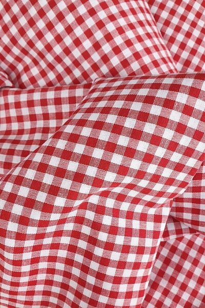 NEMARIK Small Square Pattern Gingham Tablecloth, Table Cloth, Picnic Mat
