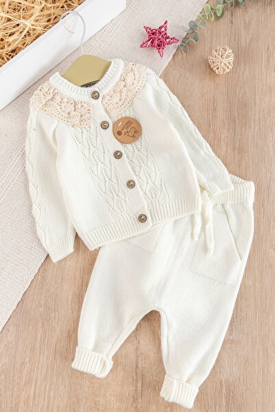Babymod Dantel Yakalı Triko Kız Bebek Hırka Pantolon Takım Triko Bebek Seti