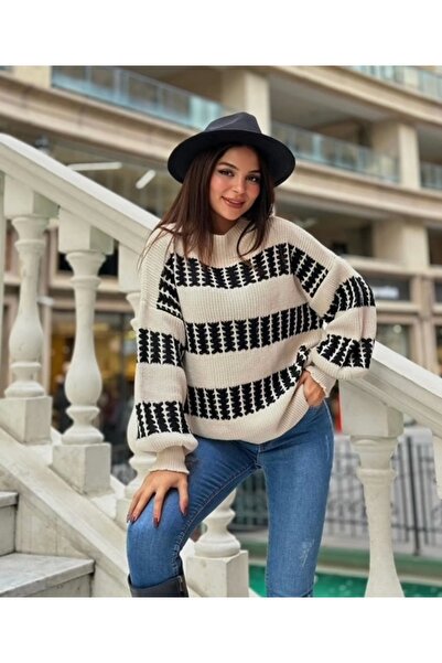 ayakuydur Kadın Siyah Beyaz Desenli Kazak