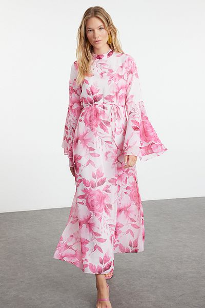 Trendyol Modest Fuchsiafarbenes Chiffonkleid mit Blumenmuster – gewebtes Futter TCTSS24EB00276