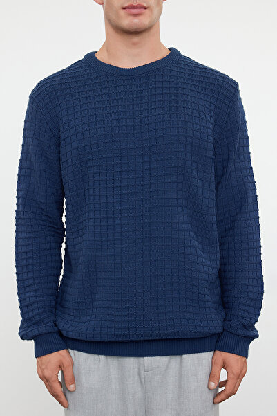 Edit by Trendyol Pulover tricotat texturat Indigo Regular guler rotund TMNAW25KZ00023