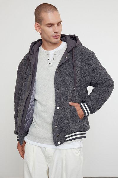 Trendyol Collection Anthrazitfarbene Winterjacke mit Kapuze für Unisex – Gummidetails, TMNAW25MO00015