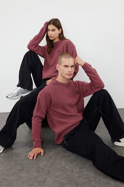 Trendyol Collection Pulover pentru bărbați Dusty Rose Crewneck - oversize, texturat TMNAW24KZ00032