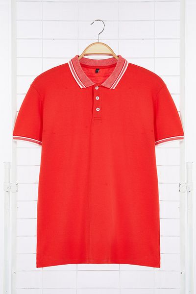 Trendyol Collection Шарени цветя от нар - 100% памук тениска с поло яка TMNSS22PO00014