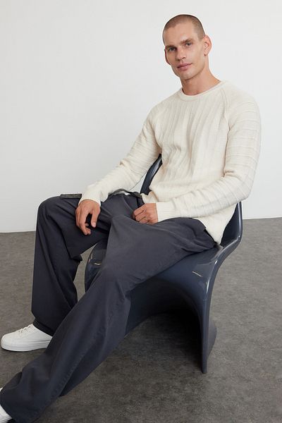 Trendyol Collection Регулярний светр з текстурованою горловиною з ефектом екрю