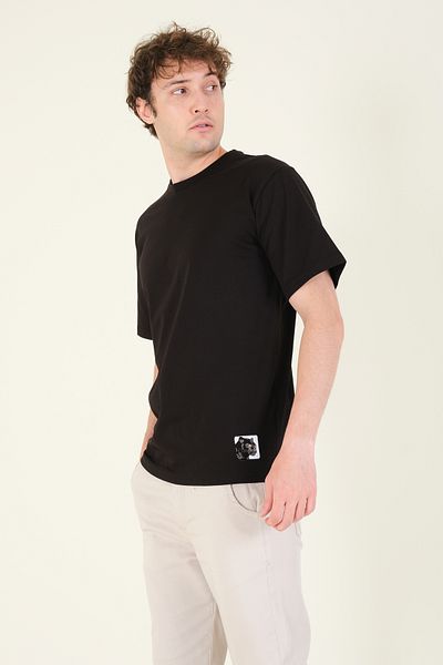 Giyim Dünyası Tricou negru pentru bărbați - decolteu, brodat, supradimensionat