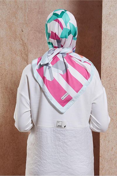 Alvina EșARFĂ CU MODEL ALVINA 8424 - DESIGN DE COLț UTILIZAT