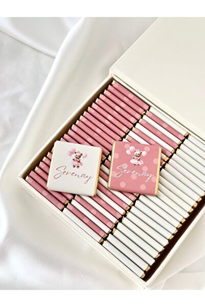 RenkliiiAtölye Bebek Çikolatası ( 70 Adet ) Kare Krem Renk Mıknatıslı Kutu
