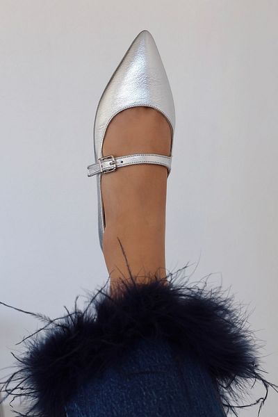 POLKA STORE Pantofi de damă cu vârf ascuțit elegant - bloc scurt cu cască închisă la spate