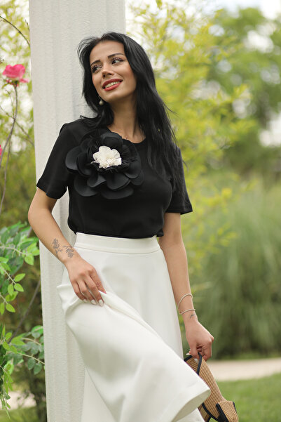 Gala Atelier düz siyah gül çiçek detaylı tshirt