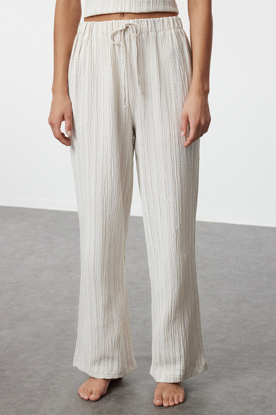 Trendyol Collection Ecru tkaná sada pyžama s provazovým popruhem - THMSS24PT00402 s detailem kravaty