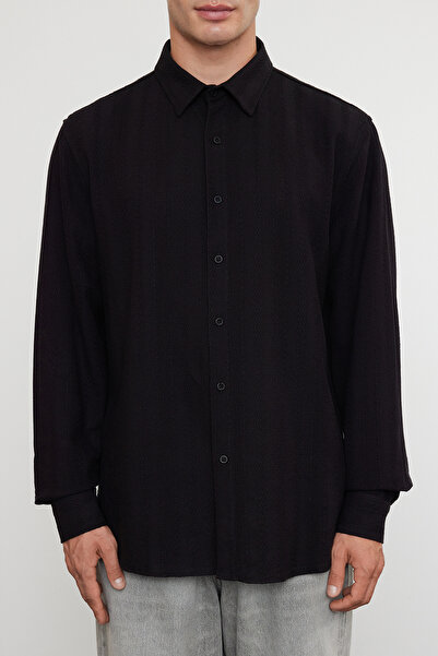 Trendyol Collection Zimní černá bavlněná košile s texturou – Regular Fit TMNAW25GO00008