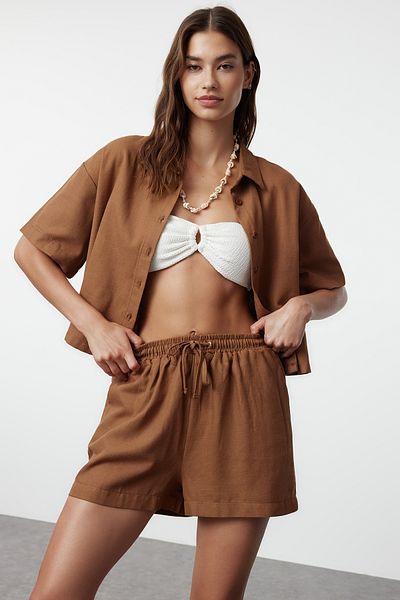 Trendyol Collection Vászon szőtt ing és rövidnadrág szett - barna TBESS24AU00054