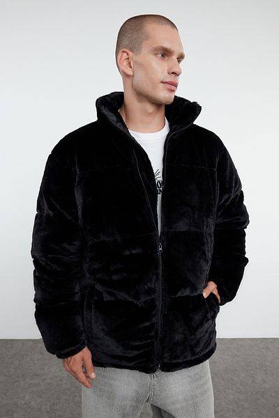 Trendyol Collection Černý plyšový zimní kabát - podšitý a vycpaný, TMNAW25MO00010