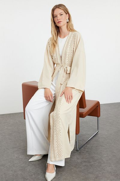 Trendyol Modest Beige besticktes Leinengewebe - Mütze, Ferace und Abaya TCTAW25KF00002