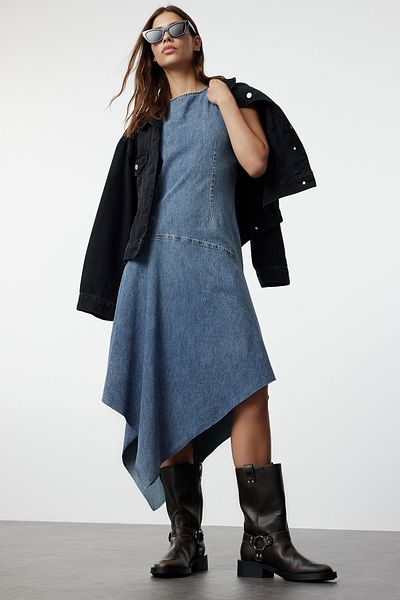 Trendyol Collection Rochie midi din denim albastru cu croială asimetrică - cu detaliu cusătură TWOAW25EL00091