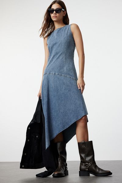 Trendyol Collection Rochie midi din denim albastru cu croială asimetrică - cu detaliu cusătură TWOAW25EL00091