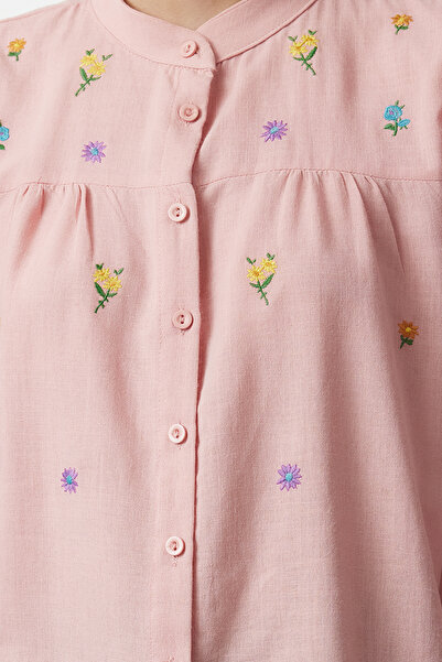 Trendyol Collection Púder virágmintás hímzett ing - TWOSS23GO00152