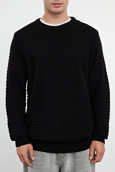 Edit by Trendyol Black Regular Crew Neck Textured Knitwear Sweater Tmnaw25Kz00023