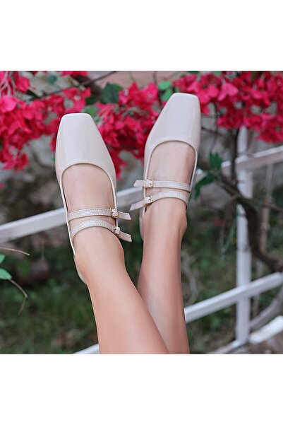 Moka Shopin Zoya Beige Patent Leather Ballerinas - Stylish and Comfortable Shoes