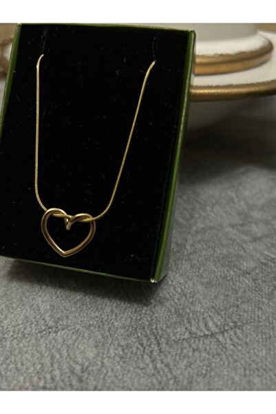 Luminia Charm قلادة قلب مجوفة باللون الذهبي من الفولاذ المقاوم للصدأ