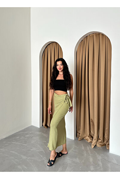 Laluvia Khaki szoknya – oldalsó nyakkendőrészlet