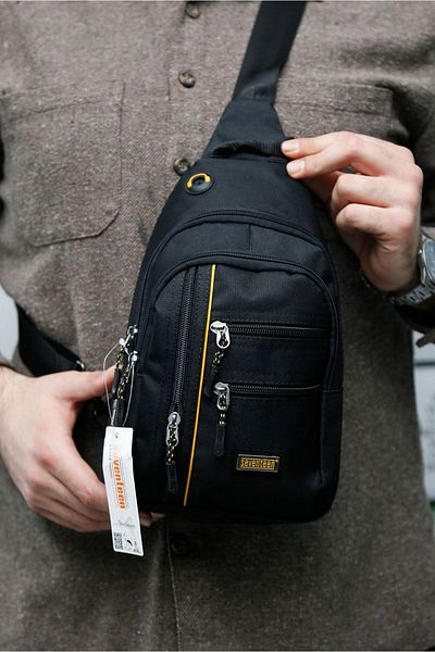 fao polo Seventeen Black Culoare Dimensiune Medie Multi-Compartiment Spate și Piept încrucișat și Geantă de umăr