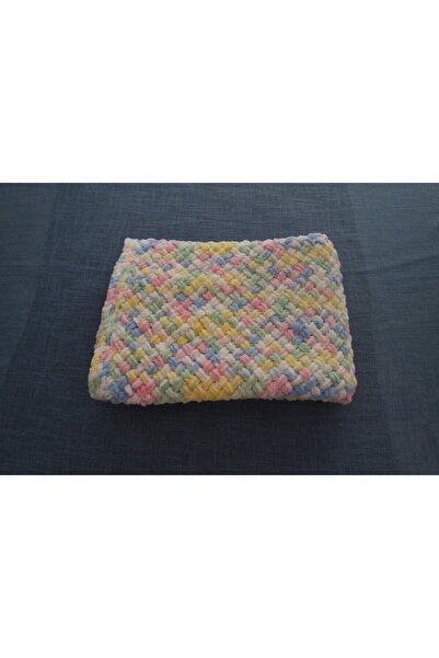 Küçük Burjuva Karışık Renkli El Örgü Bebek Battaniyesi