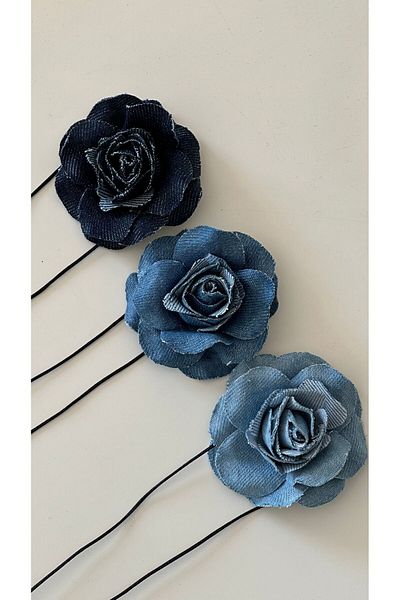 Âlâ Atelier Denim Rose Flower Patterned Lace Up Choker Necklace