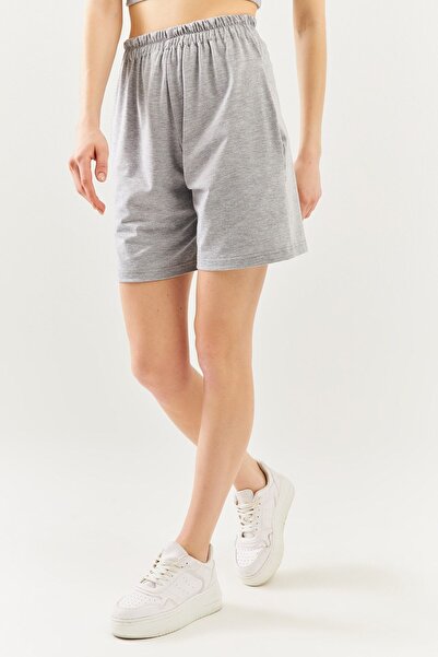 Butikgiz Gri Rahat %100 Pamuklu Penye Beli Lastikli Bel Cepli Kısa Trendy Kadın Şort