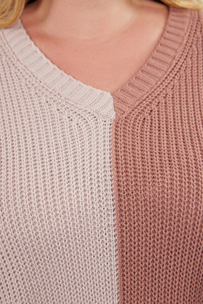 Trendyol Curve Pletený svetr Dusty Rose s výstřihem do V – barevný blok TBBAW23AN00062