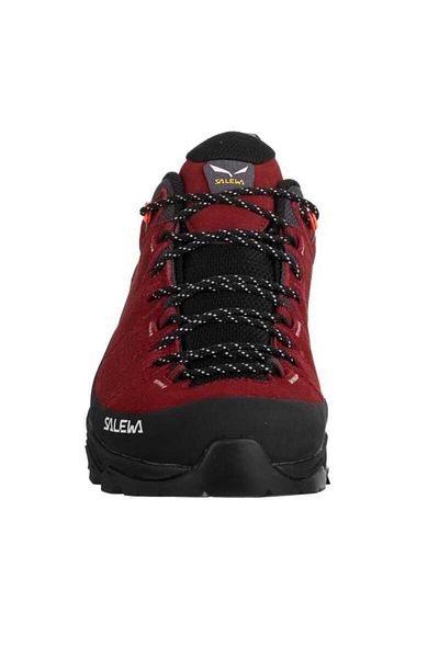 Salewa Alp Trainer 2 GTX W - Walking and Hugging Effect