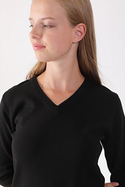 Ferraro Women's Black V-Neck Knitwear Sweater