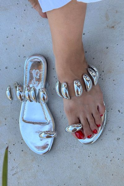 Shoebutik Papuci de damă Hipnoz Silver - Accesorii metalice Flip-flops