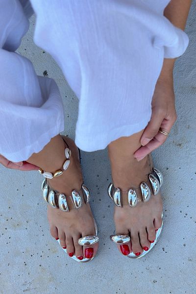 Shoebutik Papuci de damă Hipnoz Silver - Accesorii metalice Flip-flops