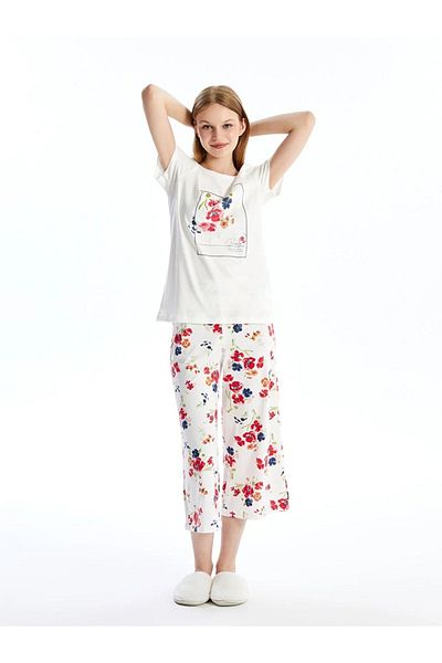 LC Waikiki LCW DREAM Women's Capri Pajamas Set - Crew Neck, Printed, Short Sleeve
