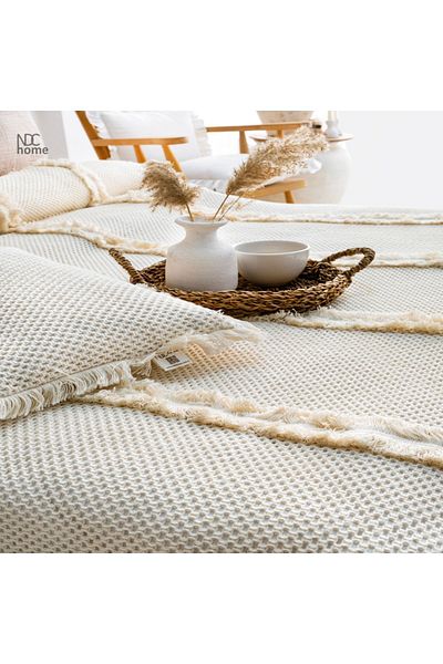 NDC HOME Κρεμ πλεκτό κάλυμμα κρεβατιού με δαντέλα και φούντες - 240x260