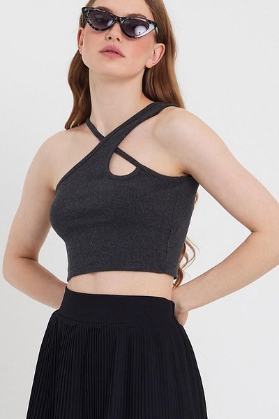 QUHOX Woman's Strappy Crop Camisole Anthracite