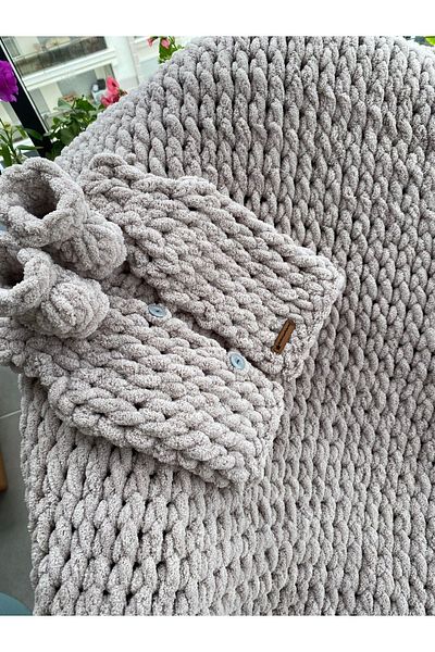 Alizee Puffy Baby Blanket and Vest Booties Set