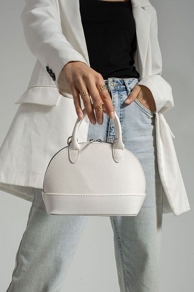 ESTUTE D model mini bottle crossbody box