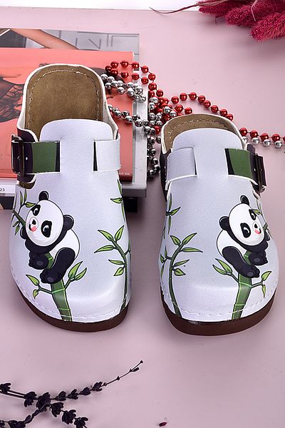 azizsahinshoes 3017 Μοντέλο Panda με μοτίβο ανατομικές παντόφλες που κρατούν το δέντρο