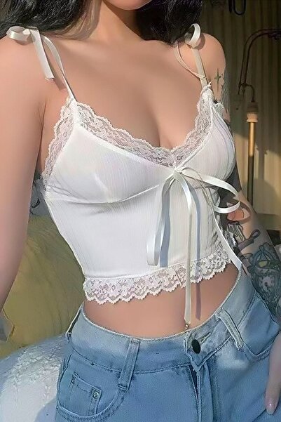 MissThetis Göğüs Ve Beli Dantelli Kurdela Askılı Dekolteli V Yaka Dar Fit Kes...