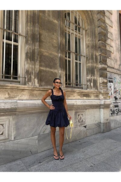 popibutik فستان بوبلين قصير باللون الكحلي - تنورة بالون، رقبة مربعة وأشرطة سميكة