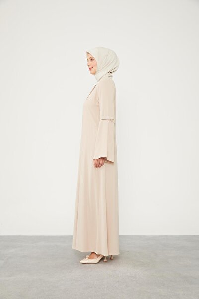 Levidor Beige Ferace - Wide Arm Detail